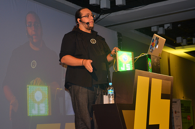 Palestra de Julián Duque na BrazilJS 2015